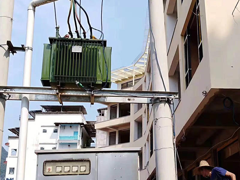 Guangxi'deki Bir Yerleşim Alanına Avrupa Tarzı Kutu Trafo Kurulumu